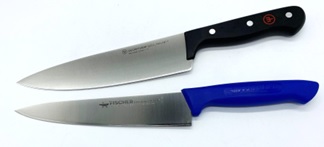 סכין שף גורמה עם להב מעוקל היטב (למעלה), שמאפשר ביצוע סוגים שונים של חתכים בקלות
