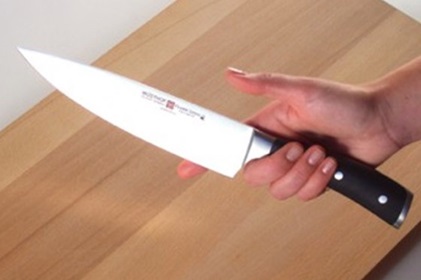 אחיזה נכונה של סכין שף - שלב 2