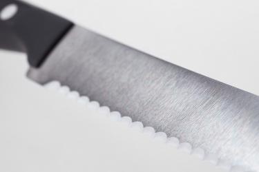 כיצד להשחיז סכינים משוננות?